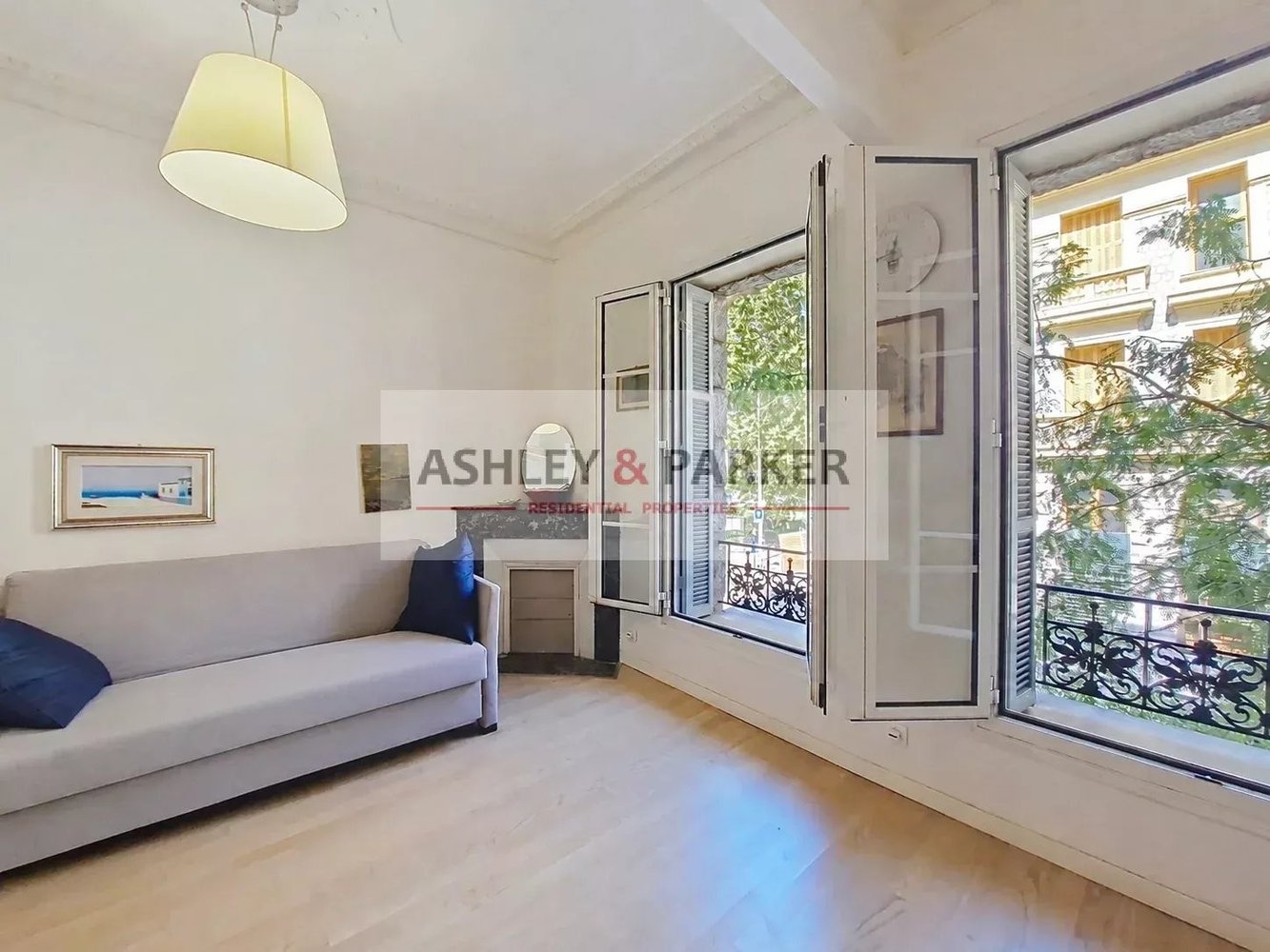 Property photo in Carre d'Or