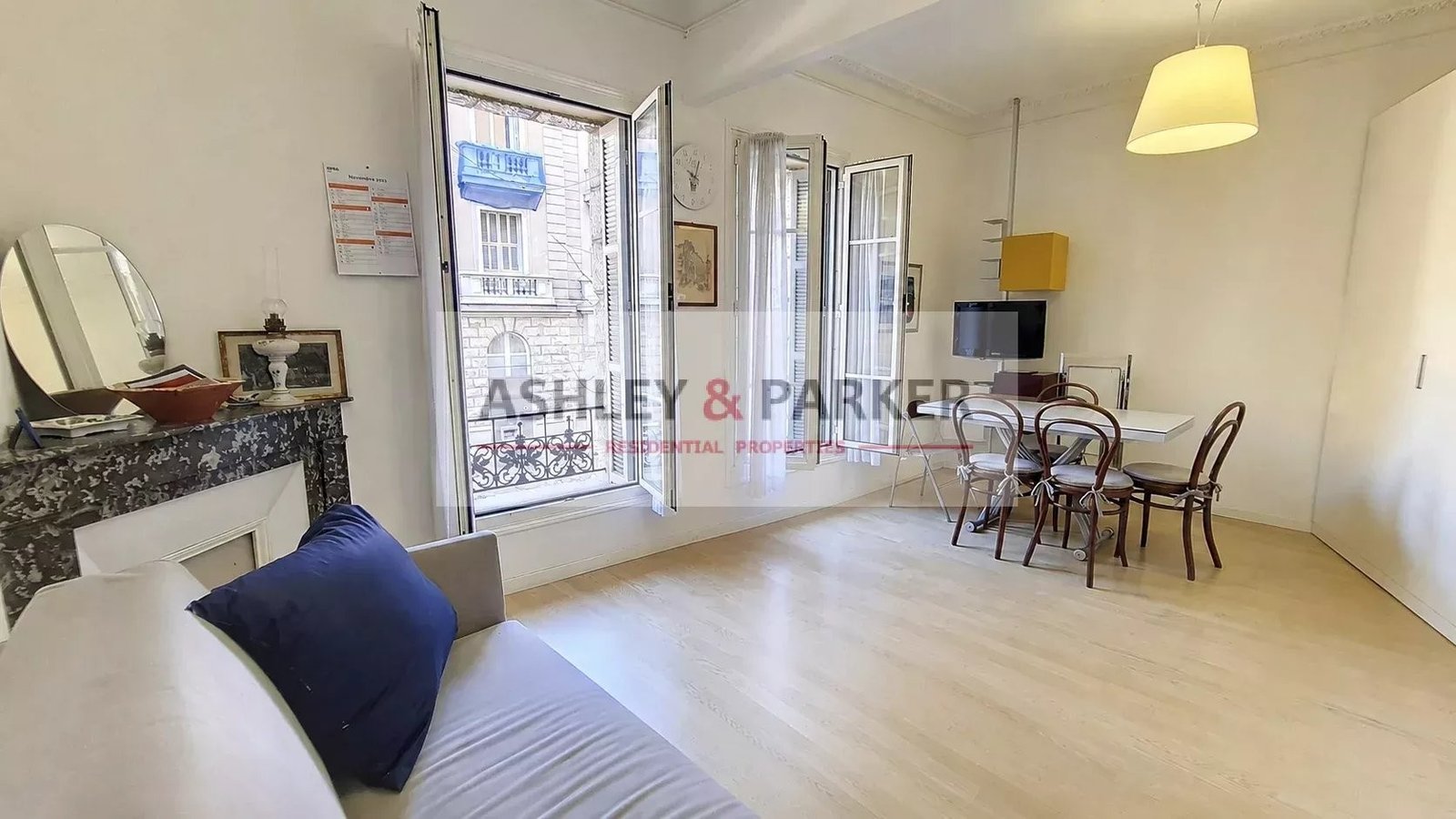 Property photo in Carre d'Or