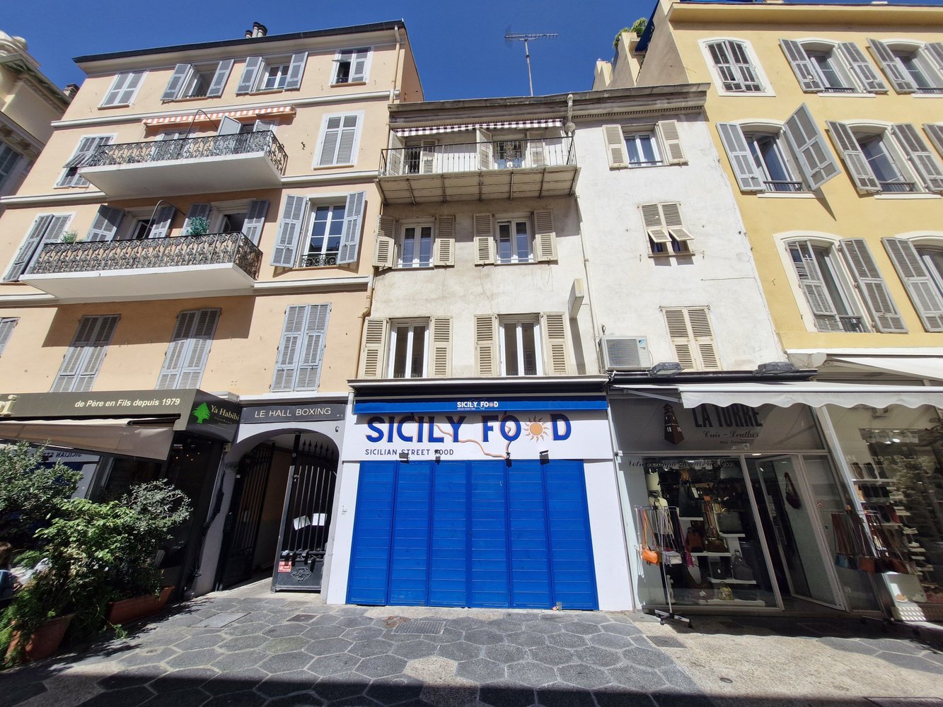 Property photo in Carre d'Or