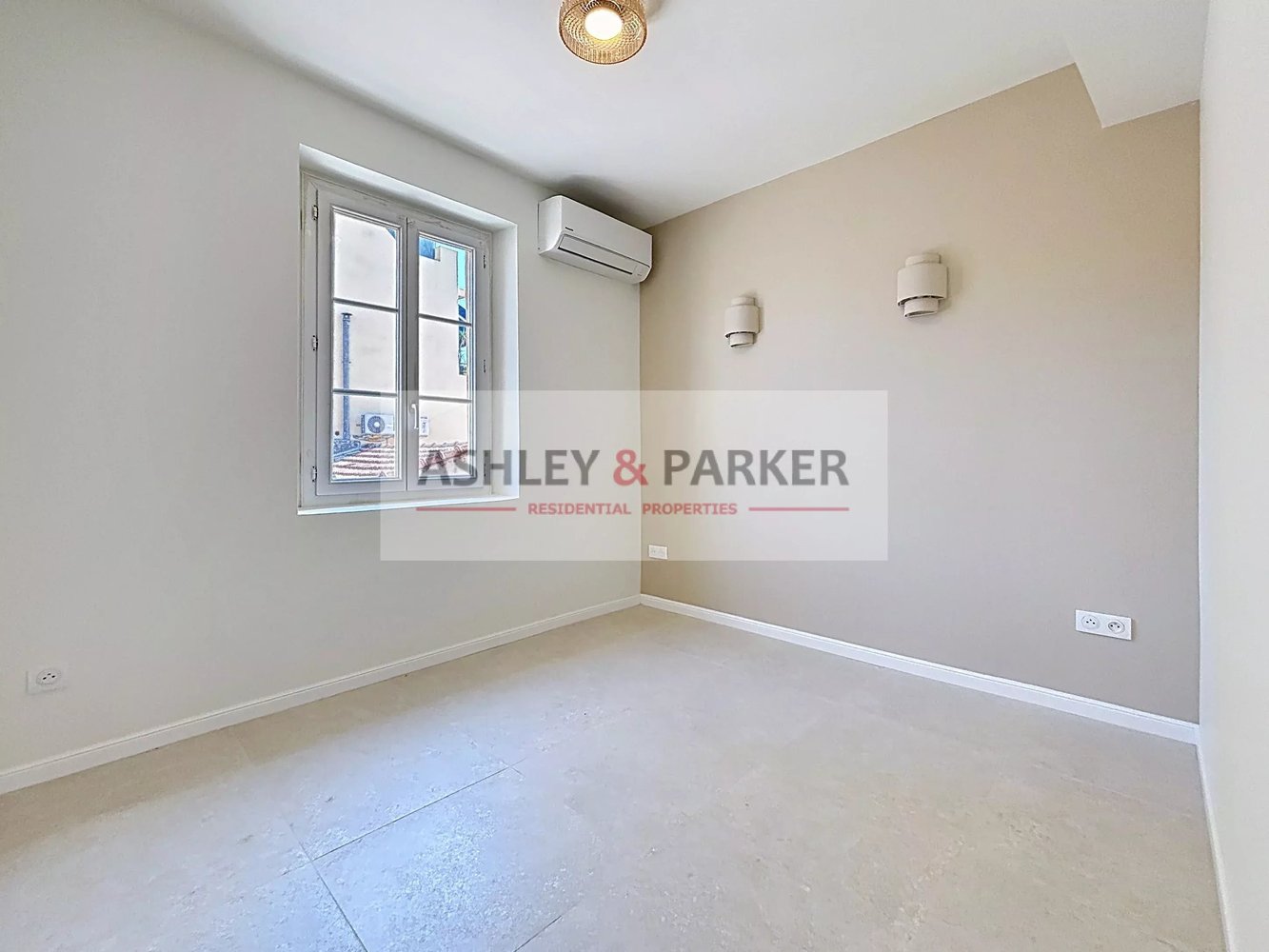 Property photo in Carre d'Or