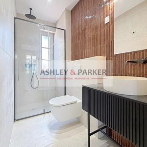 Property in Carre d'Or