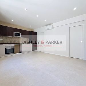 Property in Carre d'Or
