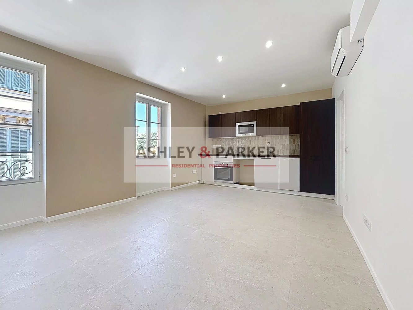 Property photo in Carre d'Or