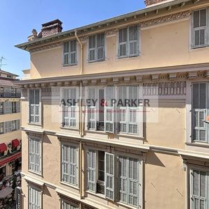 Property in Carre d'Or