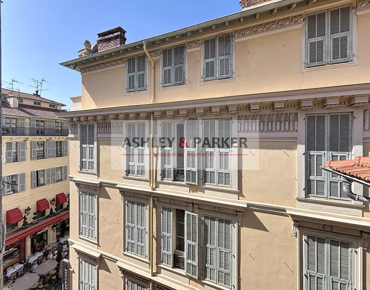 Property photo in Carre d'Or