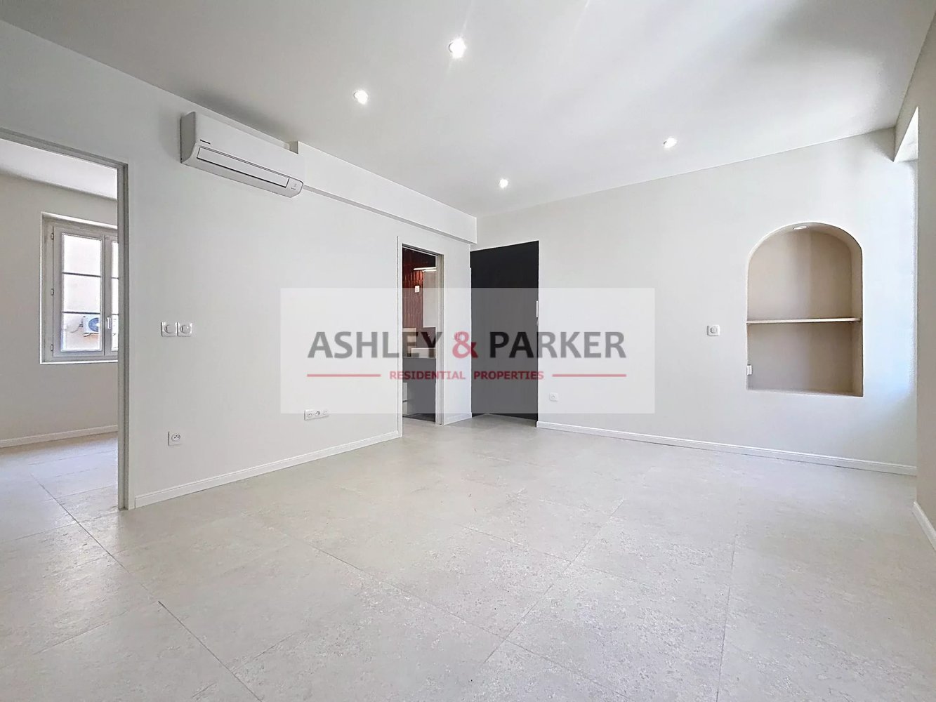 Property photo in Carre d'Or