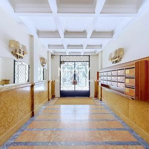 Property in Carre d'Or