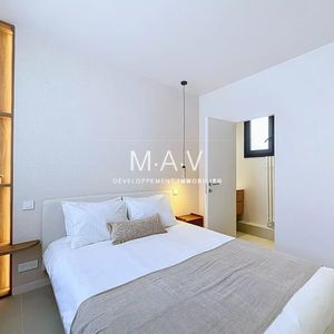 Property in Carre d'Or