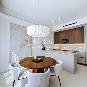 Property in Carre d'Or