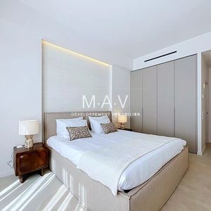 Property in Carre d'Or