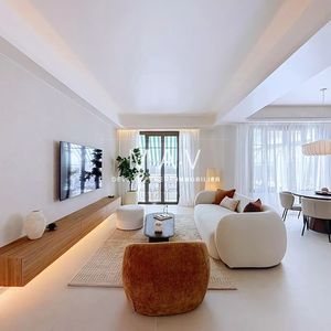 Property in Carre d'Or