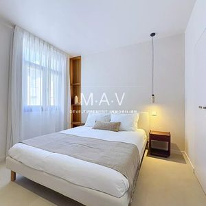 Property in Carre d'Or