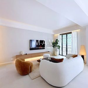 Property in Carre d'Or
