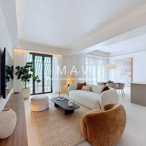 Property in Carre d'Or