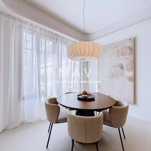 Property in Carre d'Or