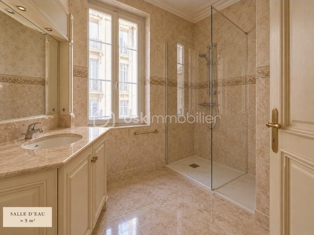 Property photo in Carre d'Or