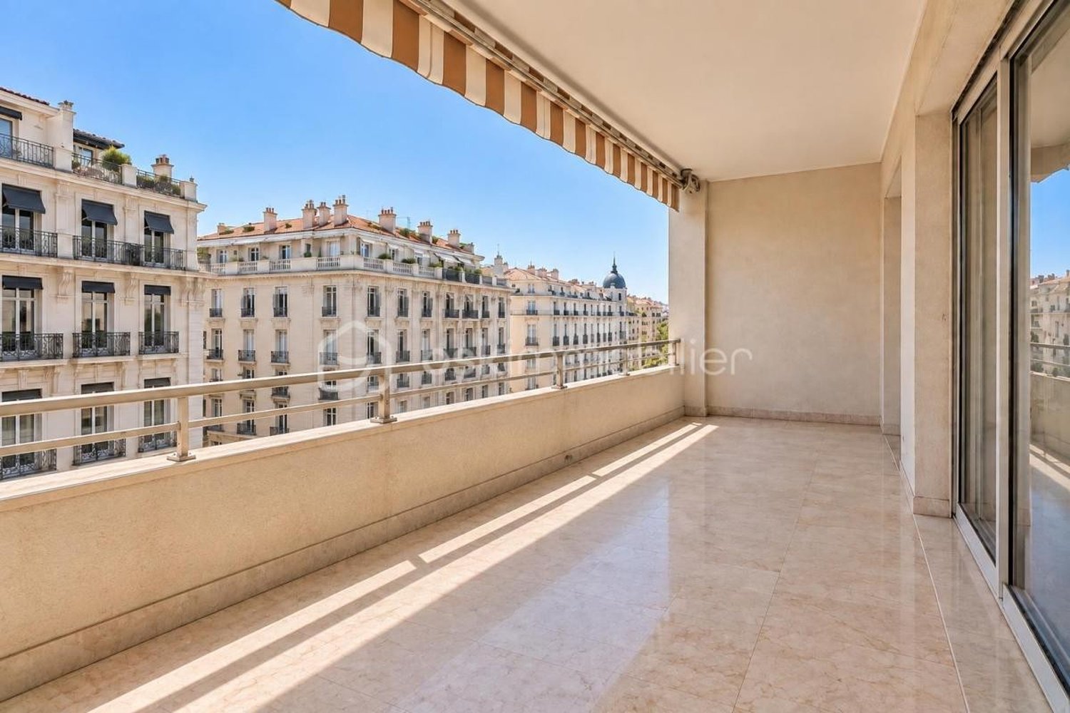 Property photo in Carre d'Or