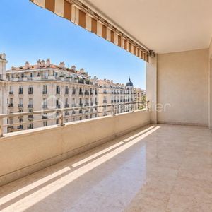 Property in Carre d'Or