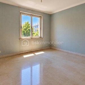 Property in Carre d'Or