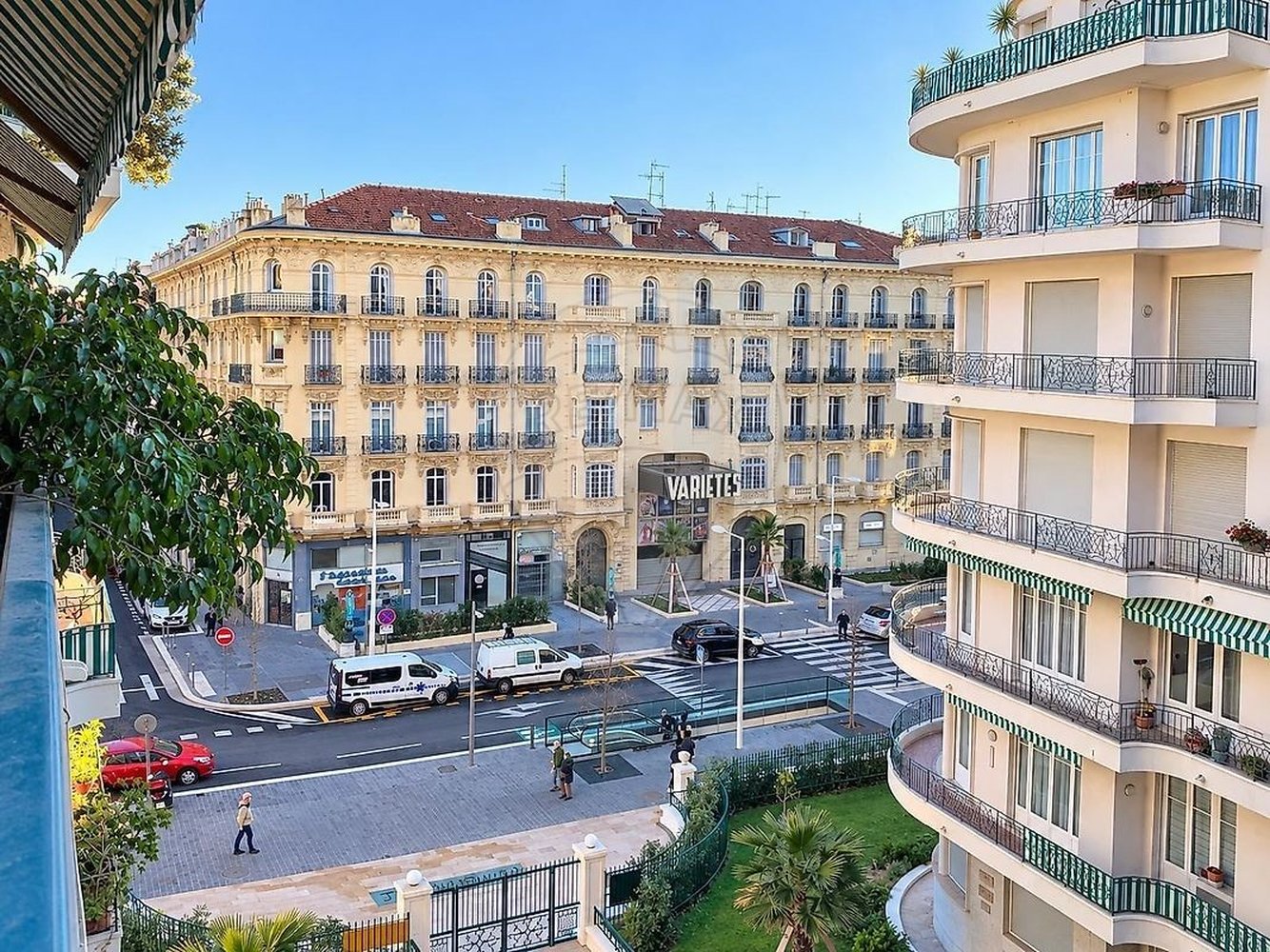 Property photo in Carre d'Or