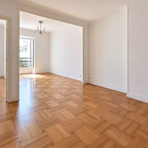 Property in Carre d'Or