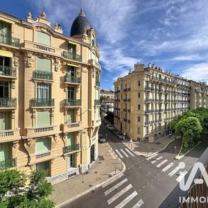 Property in Carre d'Or