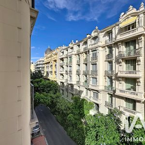 Property in Carre d'Or