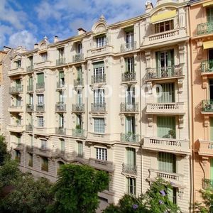 Property in Carre d'Or