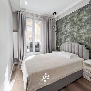 Property in Carre d'Or