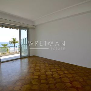 Property in Carre d'Or