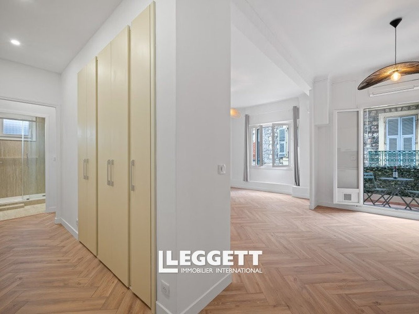 Property photo in Carre d'Or