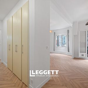 Property in Carre d'Or