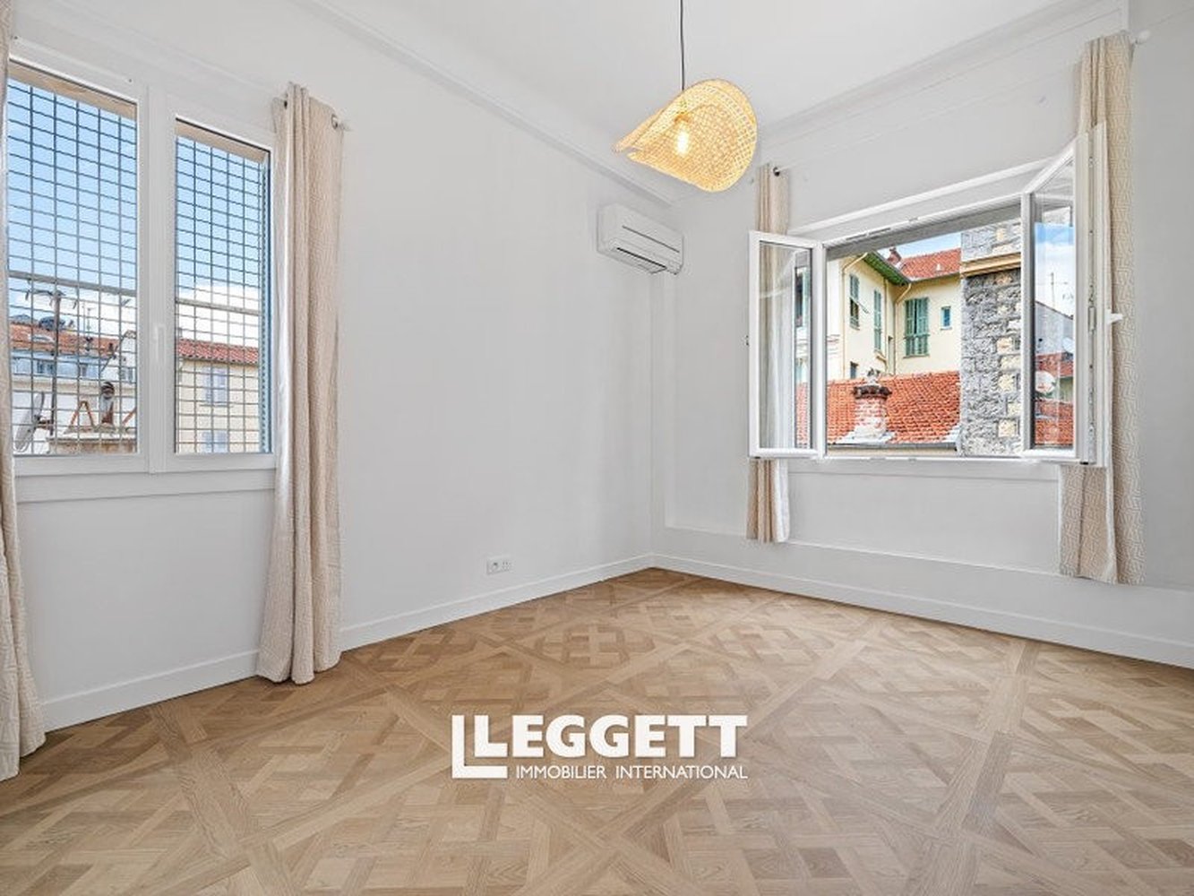 Property photo in Carre d'Or