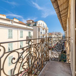 Property in Carre d'Or