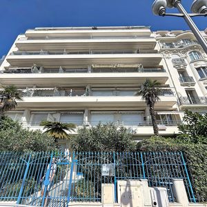 Property in Carre d'Or