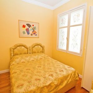 Property in Carre d'Or