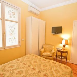 Property in Carre d'Or
