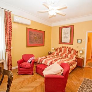 Property in Carre d'Or