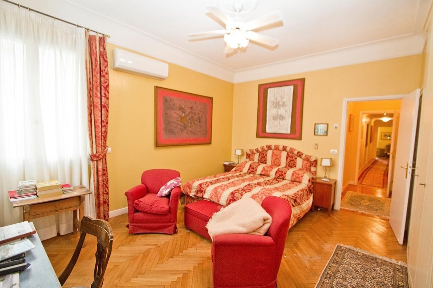 Property photo in Carre d'Or