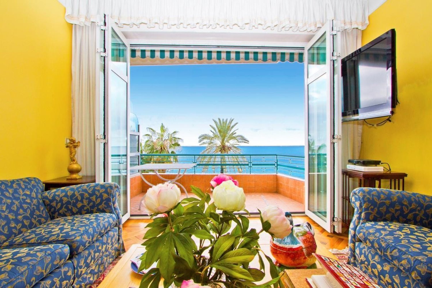 Property photo in Carre d'Or