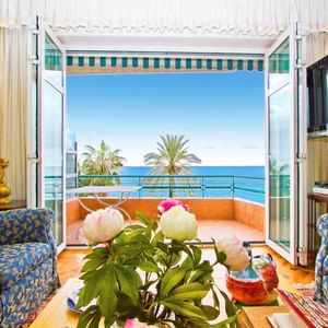 Property in Carre d'Or
