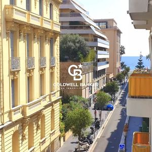 Property in Carre d'Or