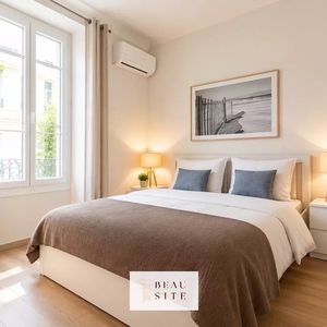 Property in Carre d'Or