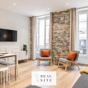 Property in Carre d'Or