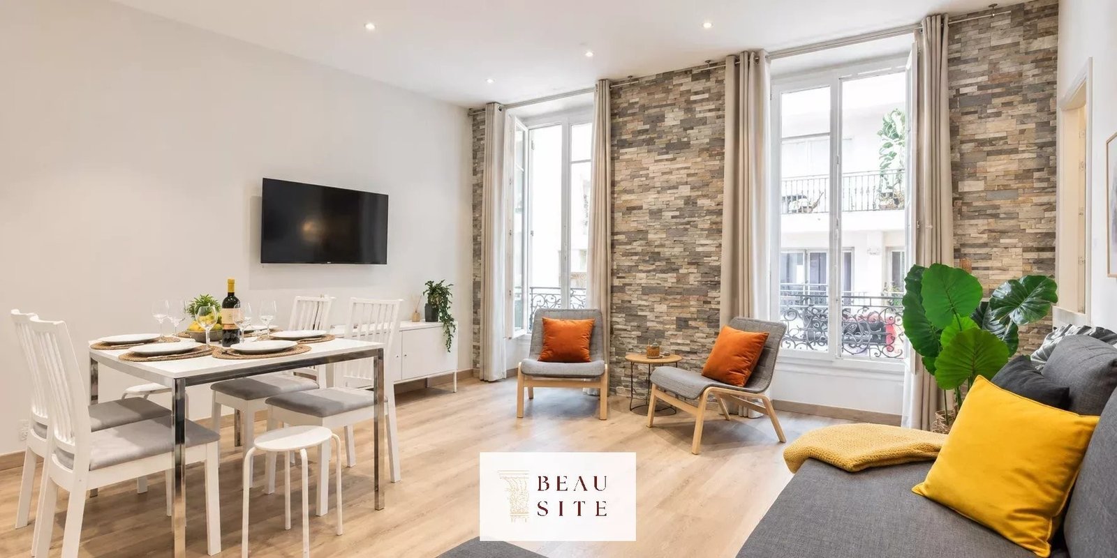 Property photo in Carre d'Or