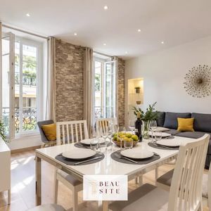 Property in Carre d'Or