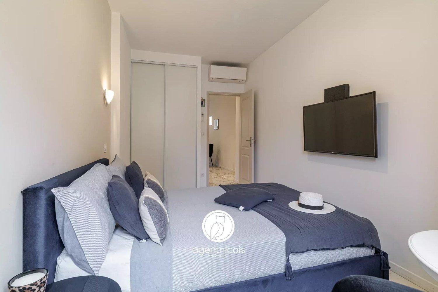 Property photo in Carre d'Or