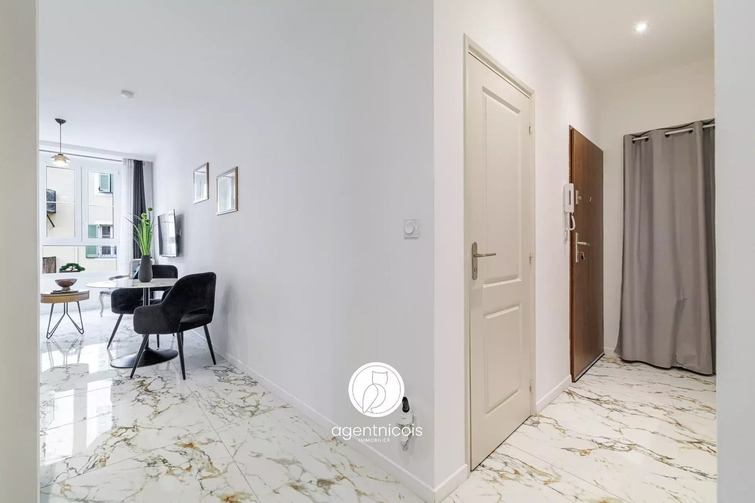 Property photo in Carre d'Or