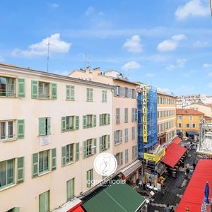 Property in Carre d'Or