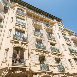 Property in Carre d'Or